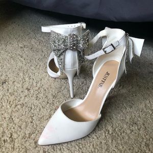 Just Fab White Bow Rhinestone Heels